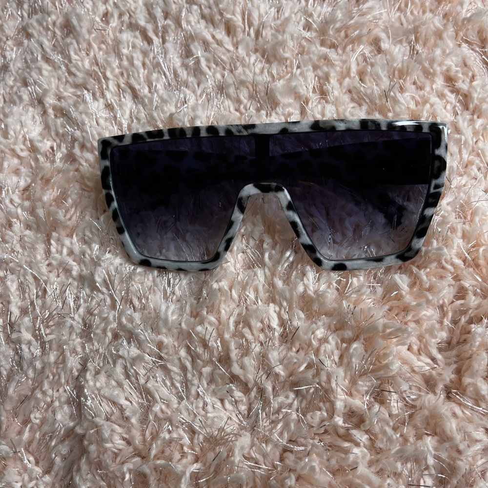 Animal Printed Oversize Flat Top Sunglasses